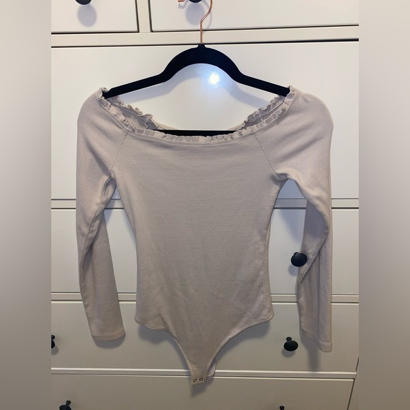 Ribbed Bodysuit Off-Shoulder - Picture 1 of 1